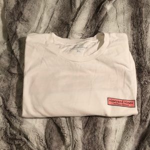 vineyard vines tee shirt